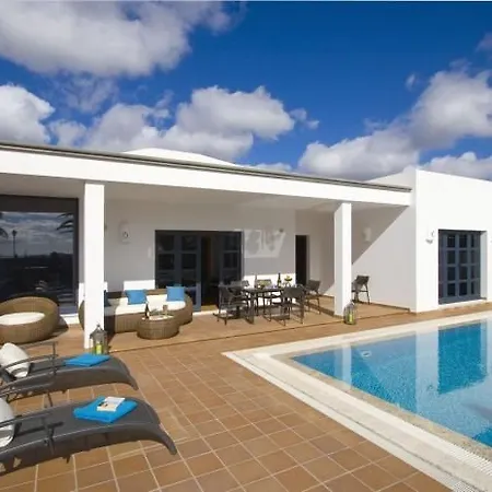 Mamma Mia Hotel *